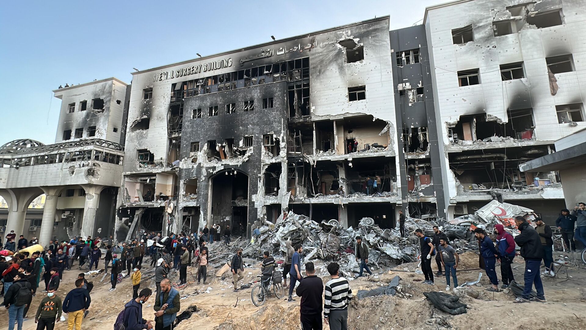 İsrail ordusu, Şifa Hastanesinden ‘yerle bir ederek’ çekildi