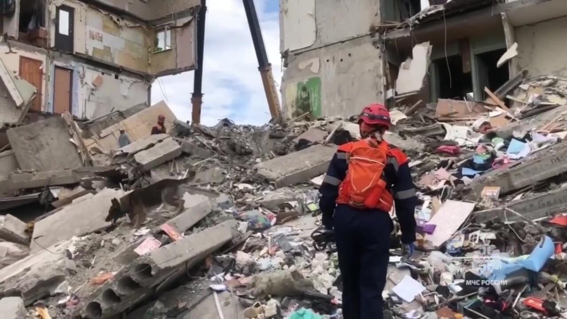 Nijniy Tagil’de yıkılan apartmanın enkazından 15 kişi sağ çıkarıldı